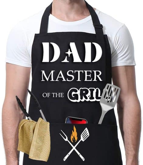 Tablier de cuisine pour homme, barbecue des papas, noir imperméable avec 2 poches, l’accessoire de chef pour la fête du barbecue, cadeau pour les hommes, mari, copain, grand-père.