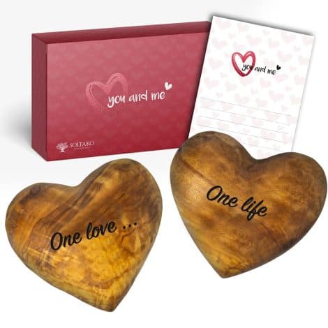 Coeurs en bois d’olivier SOLTAKO, décoration ou cadeau pour la Saint-Valentin, mariage, couple. Set de 2, 6 cm.