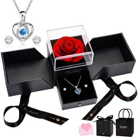 Paraphrased version: Coffret Bijoux Fleur Éternelle UUEMB avec Collier Cœur et Boucles d’Oreilles, cadeau idéal pour la Saint-Valentin, la Fête des Mères ou un anniversaire.