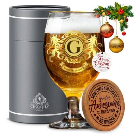 Verre de bière personnalisé CROWNLY CRYSTAL® : un cadeau original pour homme pour Noël, anniversaire ou mariage.